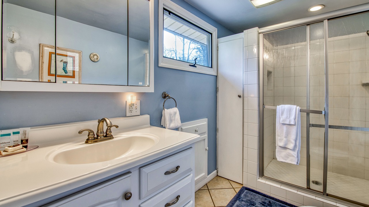 Photo of Bathroom in Lake Junaluska