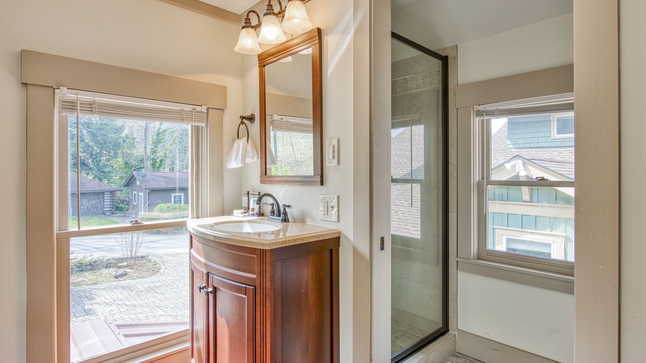 Photo of Bathroom in Lake Junaluska