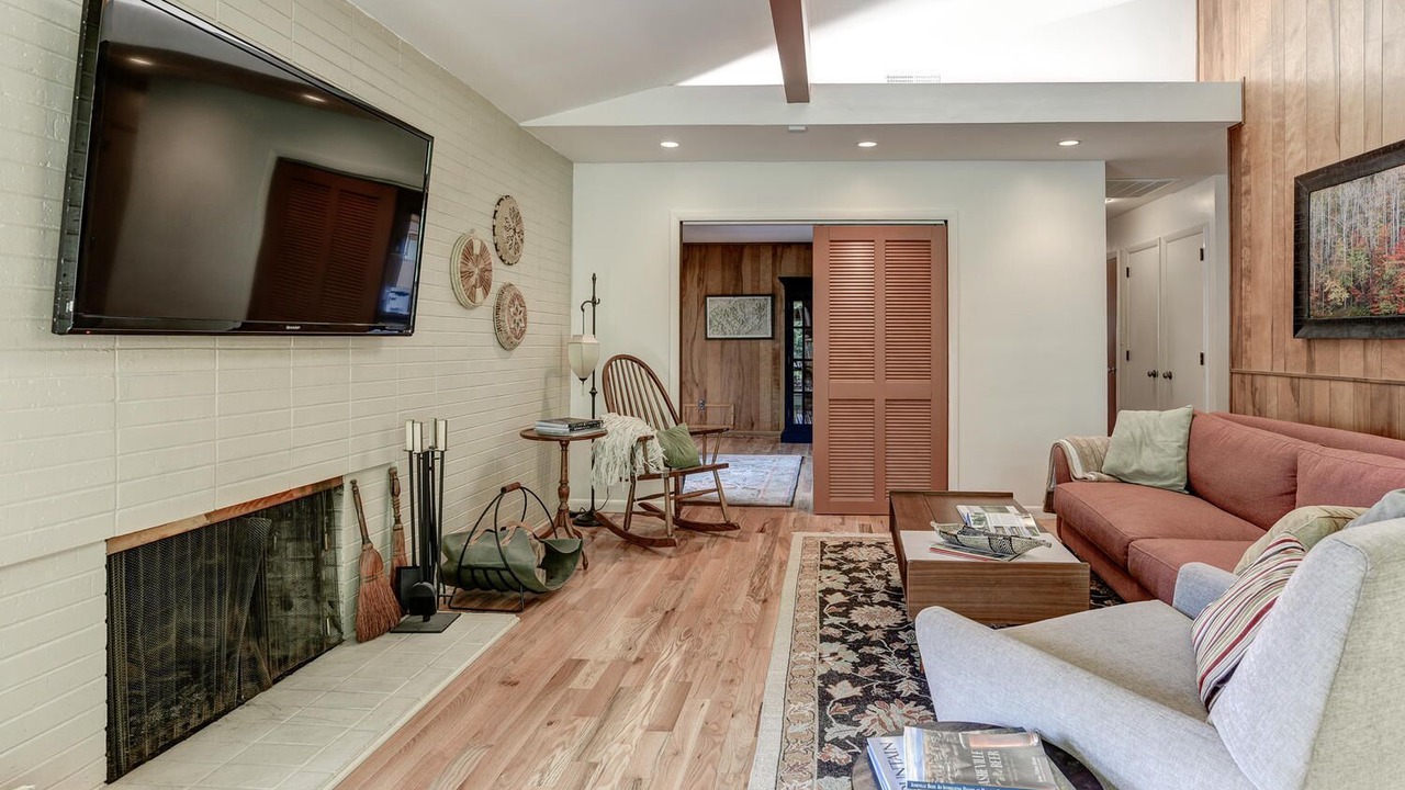 Photo of Livingroom in Valley Hill