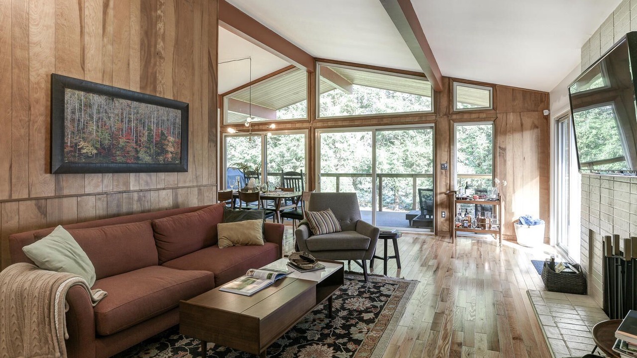 Photo of Bedroom in Valley Hill