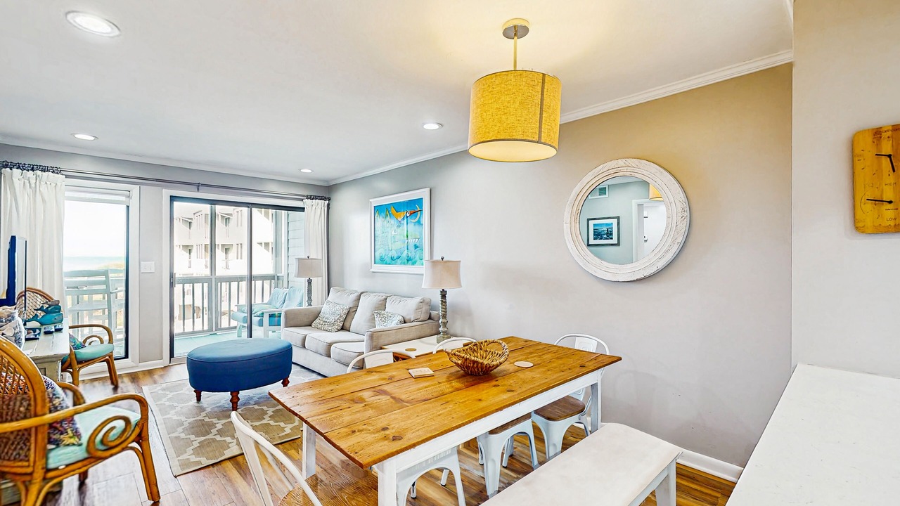 Photo of Livingroom in Atlantic Beach