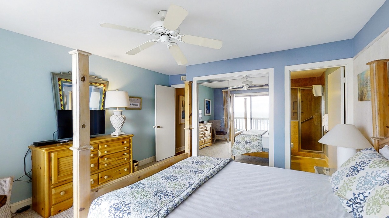 Photo of Bedroom in Pine Knoll Shores