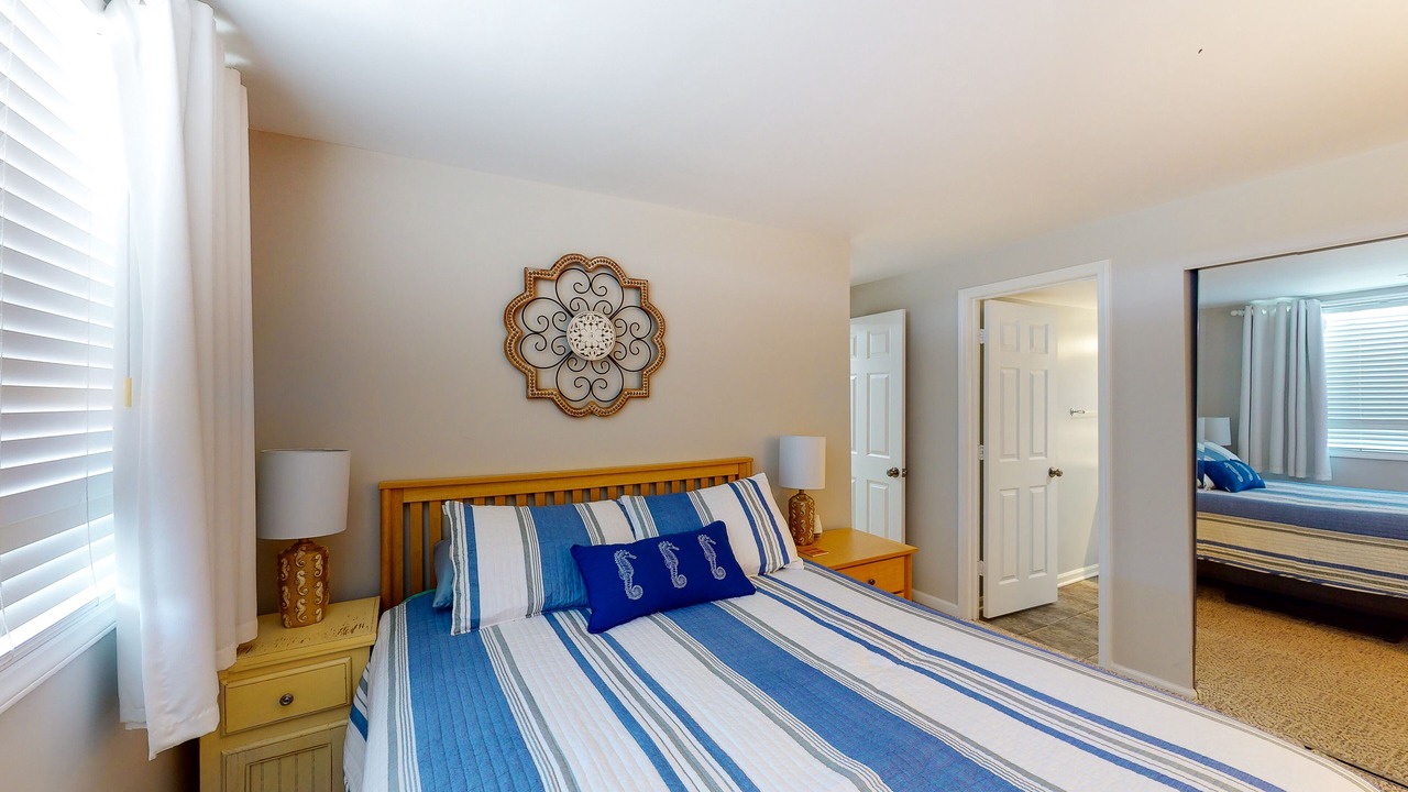 Photo of Bedroom in Pine Knoll Shores