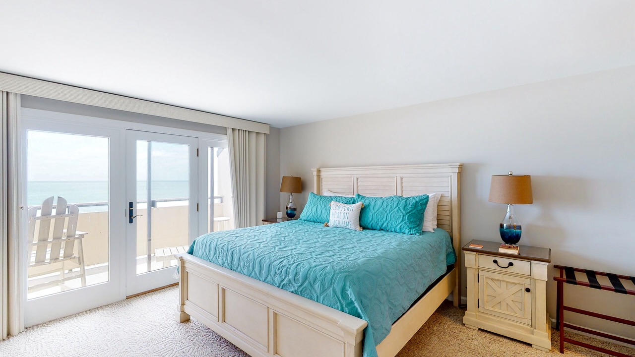 Photo of Bedroom in Pine Knoll Shores