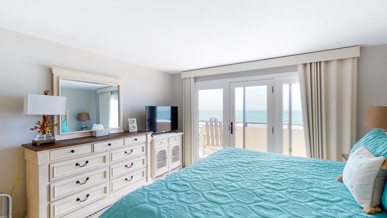 Photo of Bedroom in Pine Knoll Shores