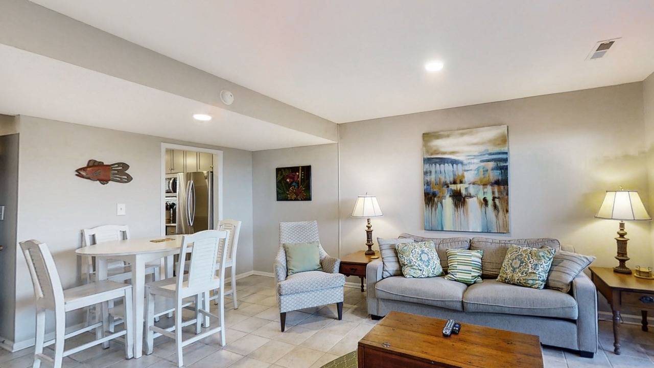 Photo of Livingroom in Pine Knoll Shores