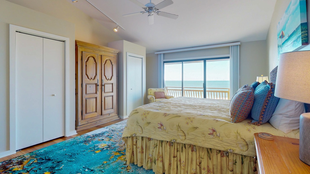 Photo of Bedroom in Pine Knoll Shores