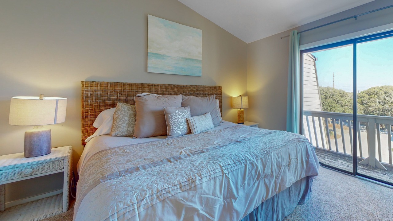 Photo of Bedroom in Pine Knoll Shores