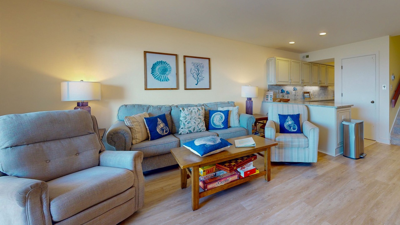 Photo of Livingroom in Pine Knoll Shores