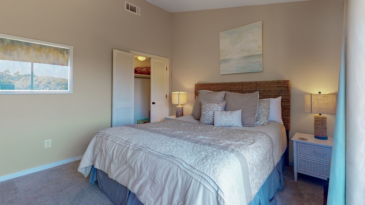 Photo of Bedroom in Pine Knoll Shores