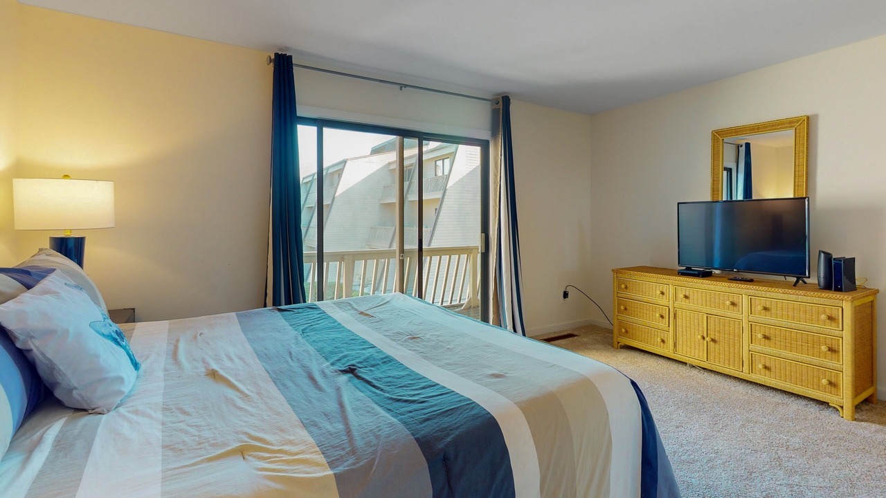 Photo of Bedroom in Pine Knoll Shores
