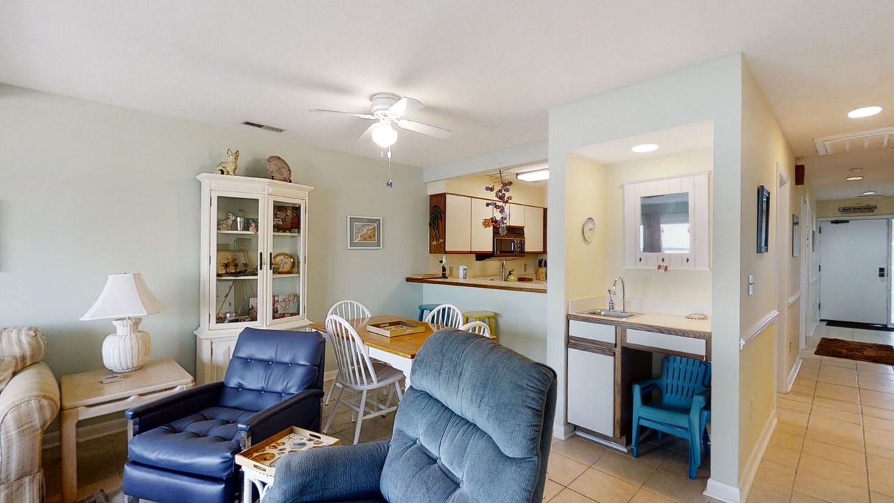 Photo of Livingroom in Pine Knoll Shores