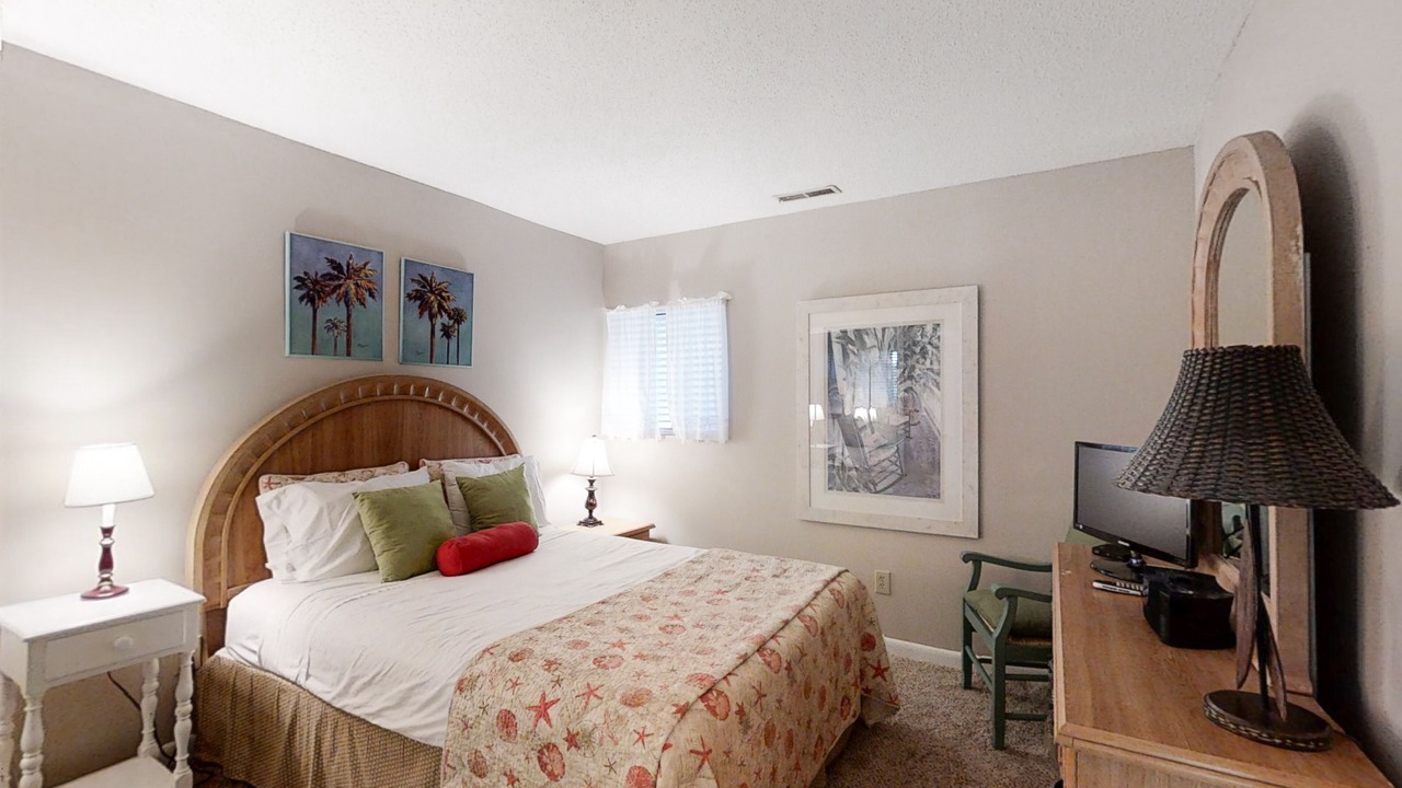 Photo of Bedroom in Pine Knoll Shores