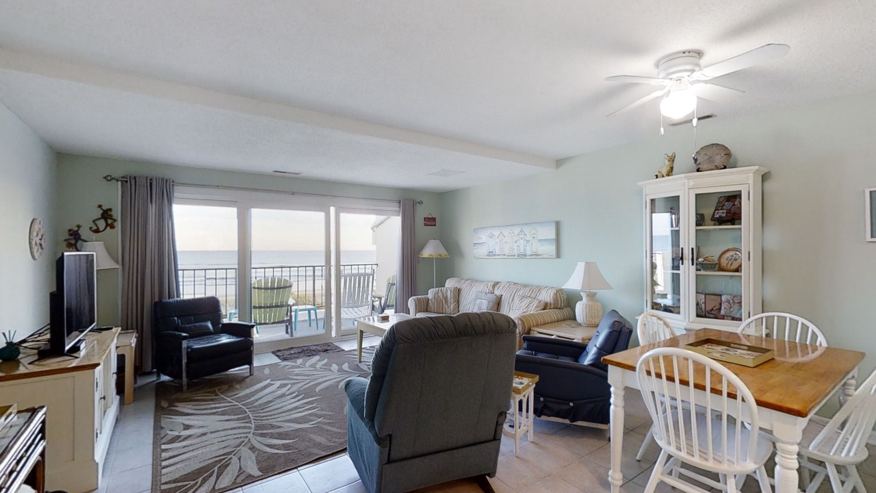 Photo of Livingroom in Pine Knoll Shores