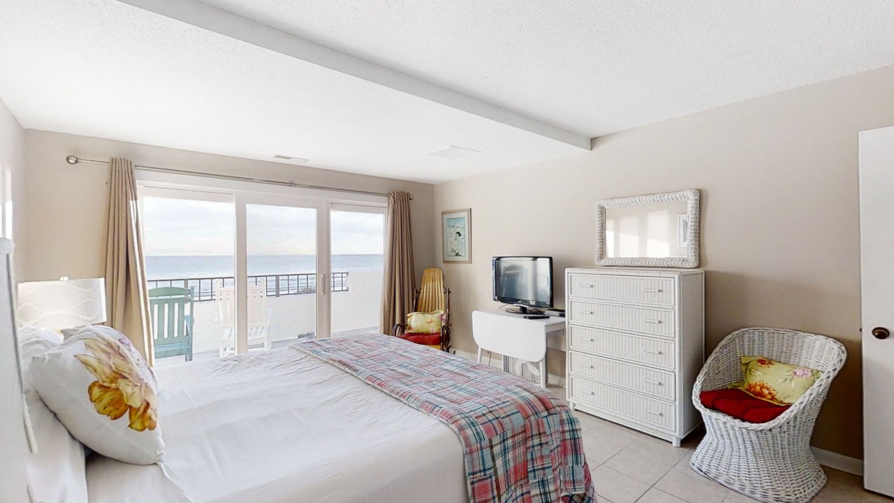 Photo of Bedroom in Pine Knoll Shores