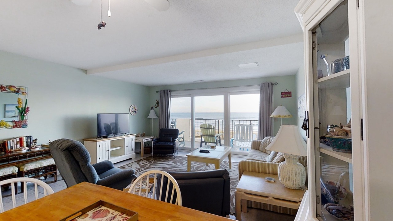 Photo of Livingroom in Pine Knoll Shores
