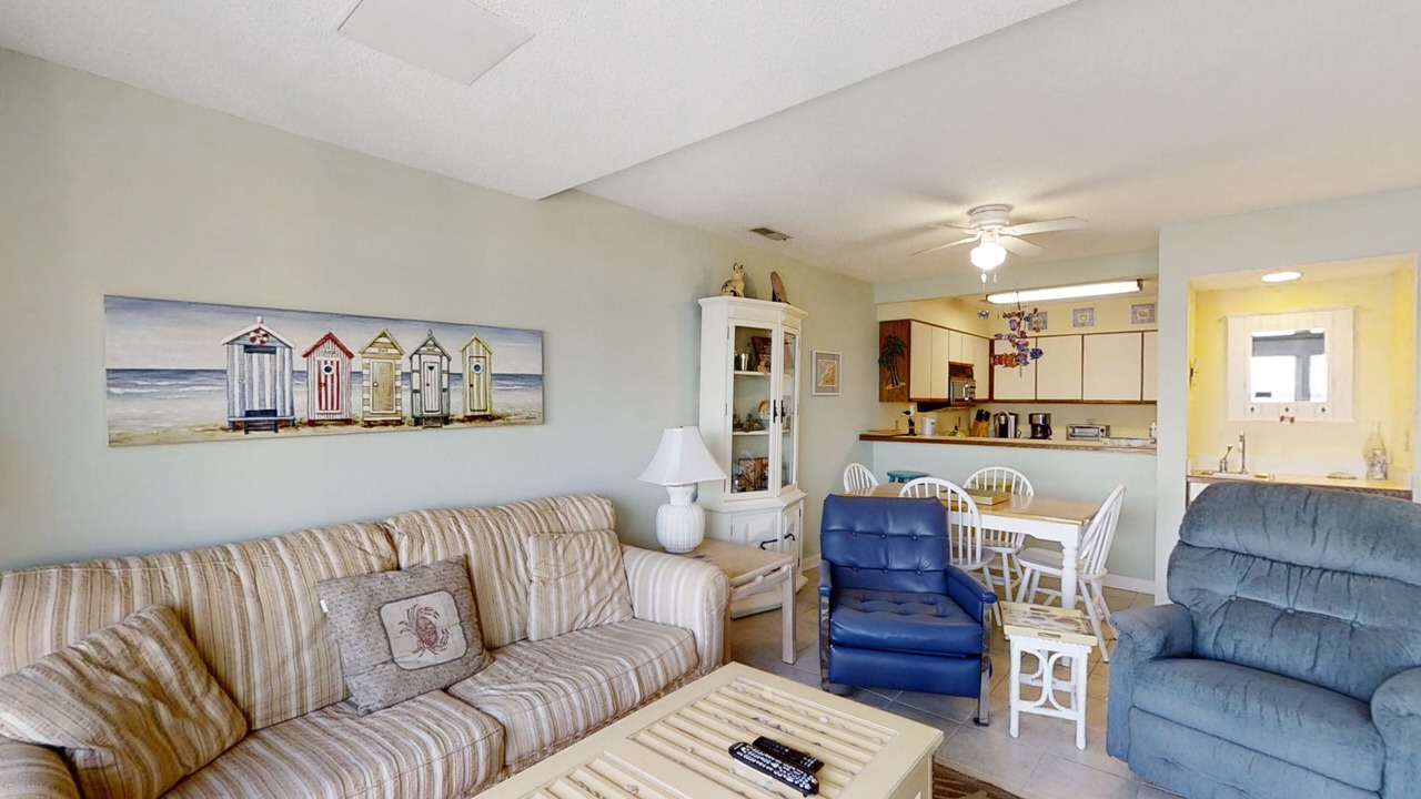 Photo of Livingroom in Pine Knoll Shores