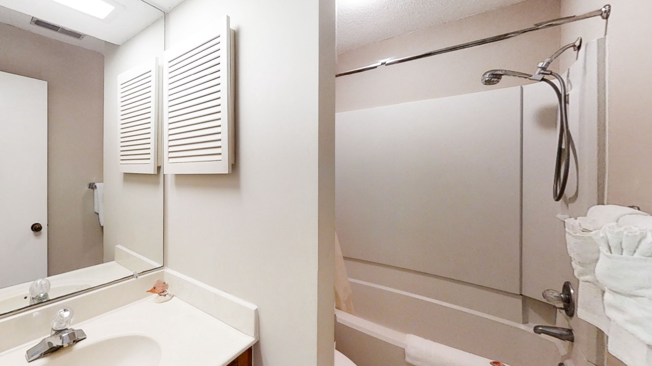 Photo of Bathroom in Pine Knoll Shores