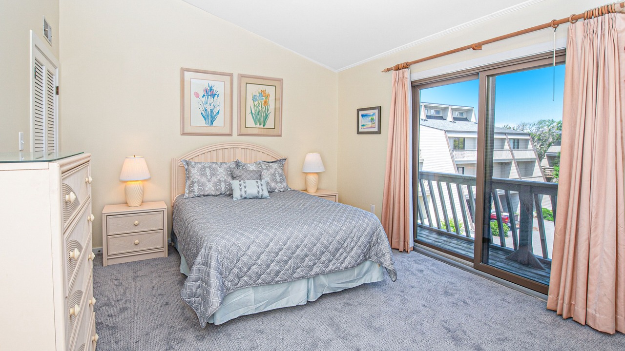 Photo of Bedroom in Pine Knoll Shores