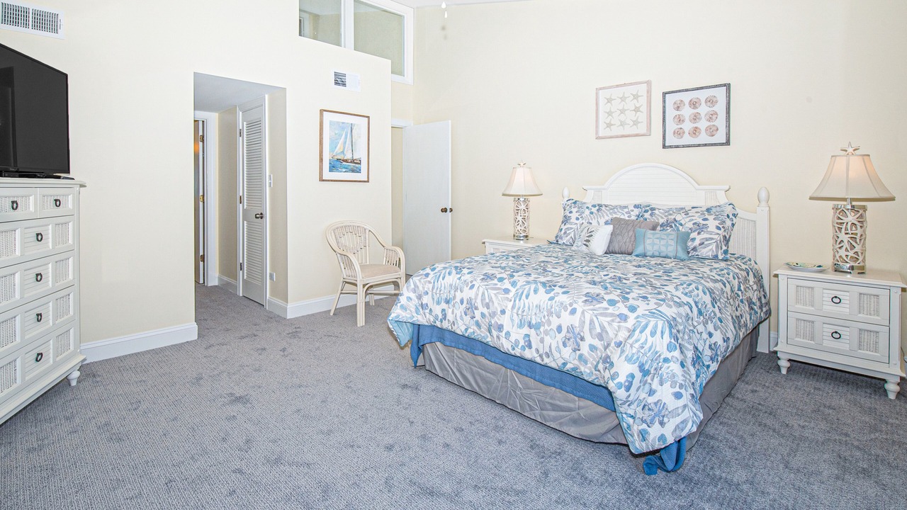Photo of Bedroom in Pine Knoll Shores