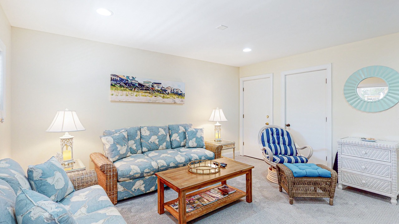 Photo of Livingroom in Pine Knoll Shores