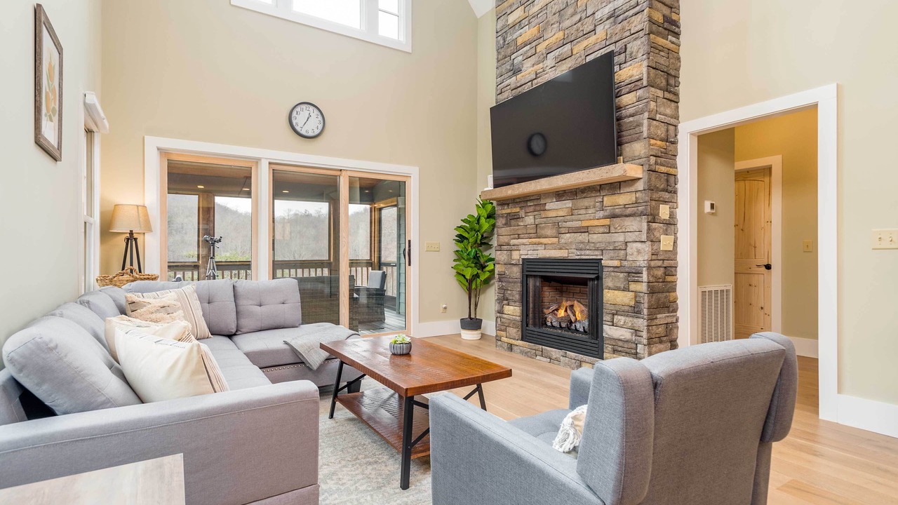 Photo of Livingroom in Cullowhee