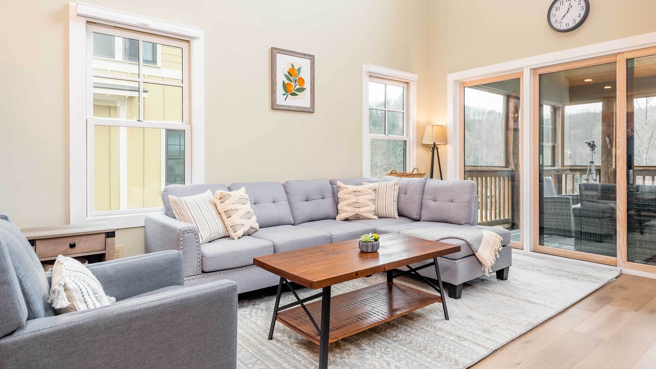 Photo of Livingroom in Cullowhee