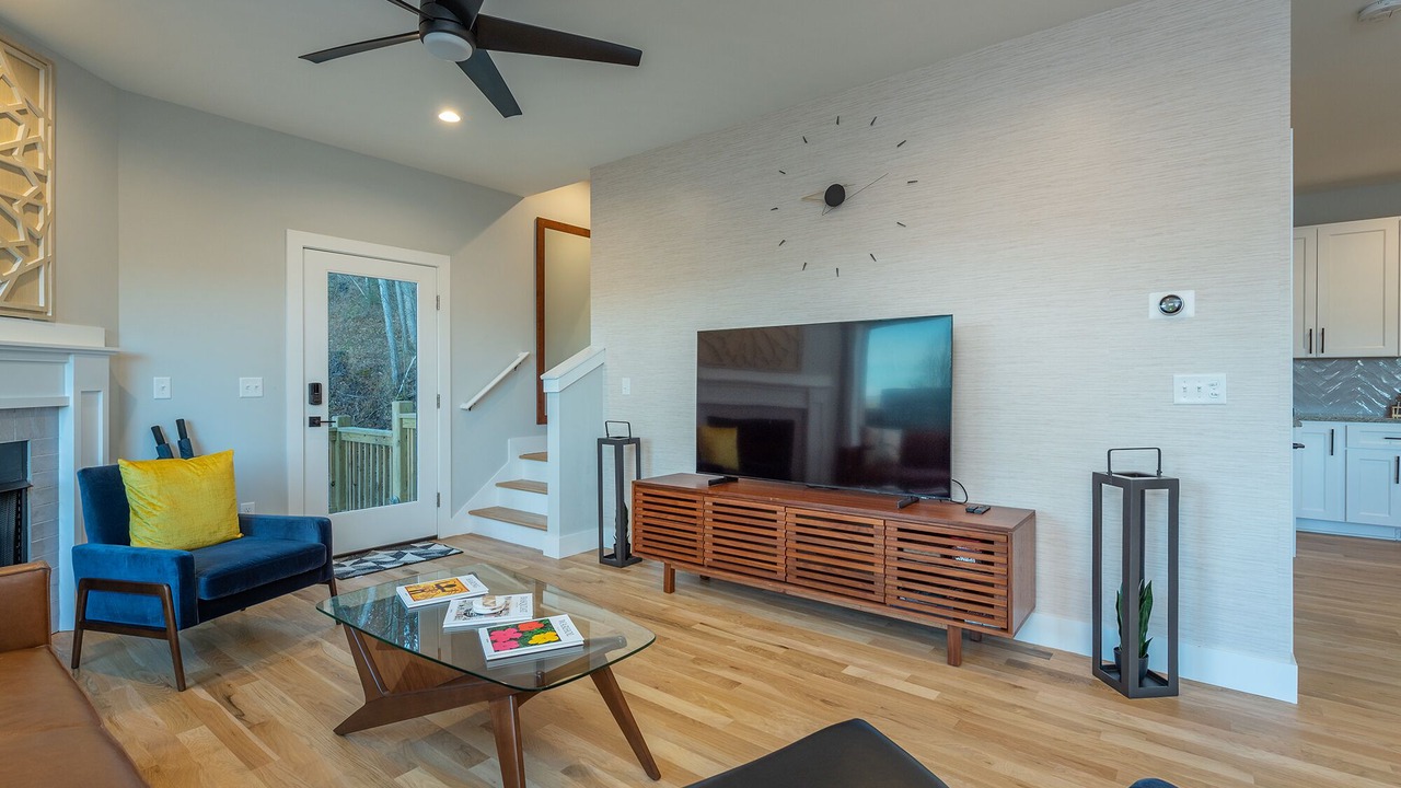 Photo of Livingroom in Weaverville
