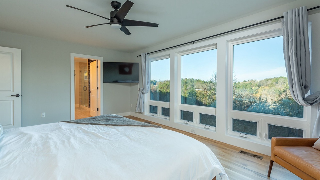 Photo of Bedroom in Weaverville