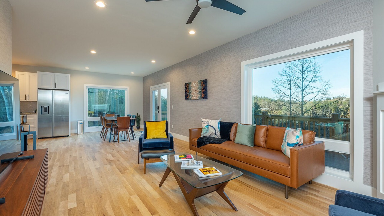Photo of Livingroom in Weaverville