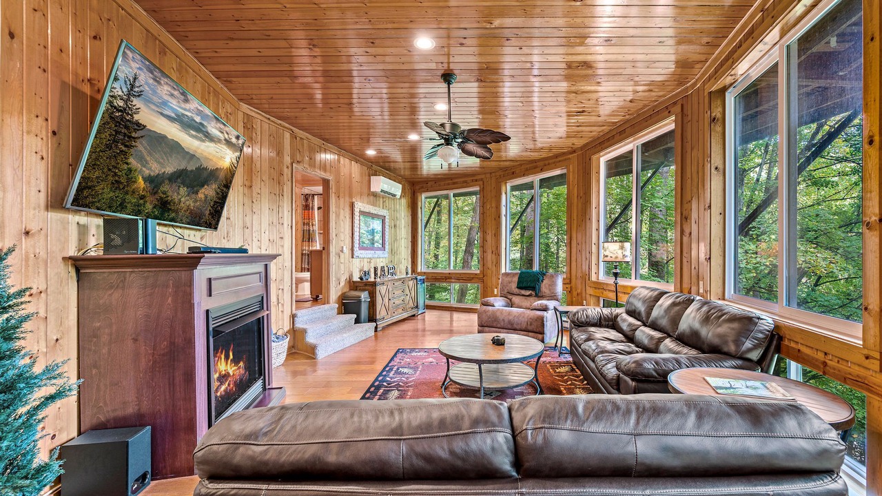 Photo of Bedroom in Maggie Valley