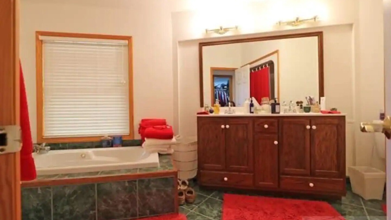 Photo of Bathroom in Apple Ridge