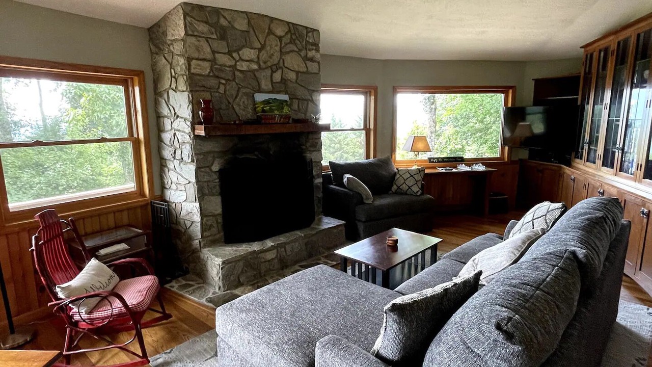 Photo of Livingroom in Apple Ridge