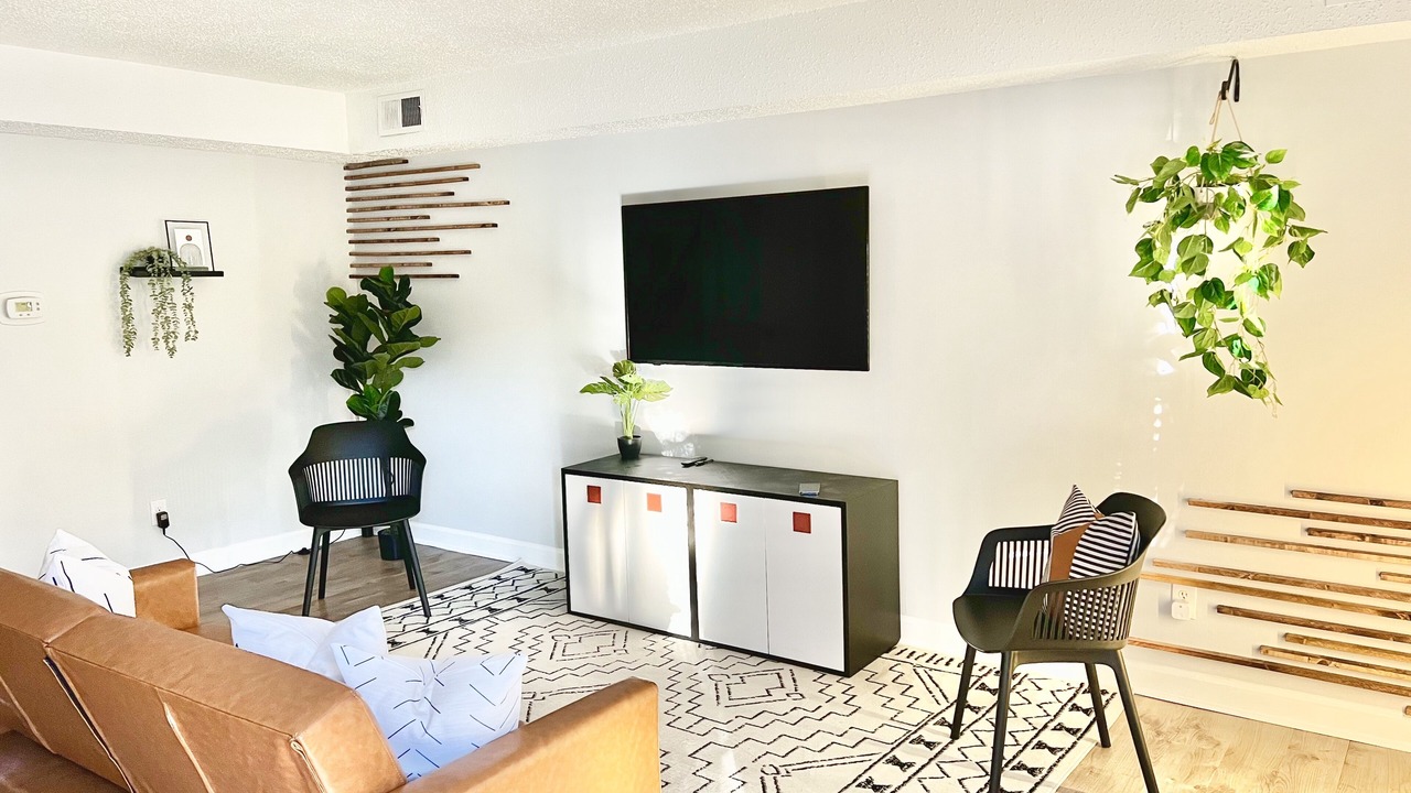 Photo of Livingroom in Southwest Raleigh