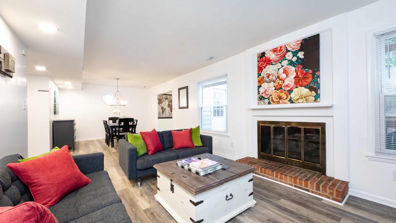 Photo of Livingroom in Raintree
