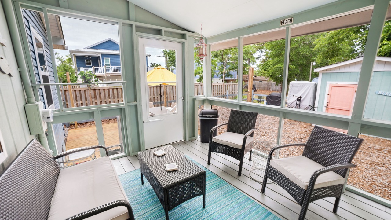 Photo of Patio Balcony in Tranquil Harbour