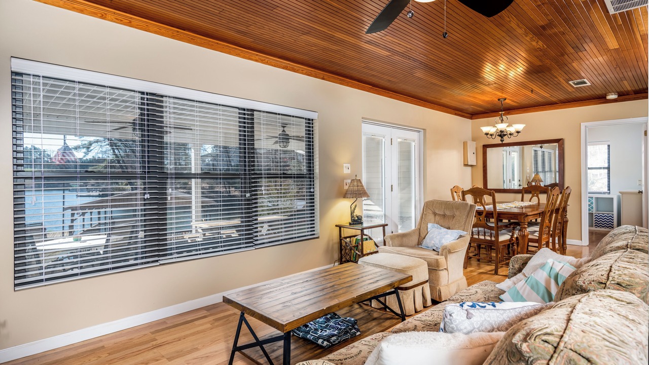 Photo of Livingroom in Taylorsville