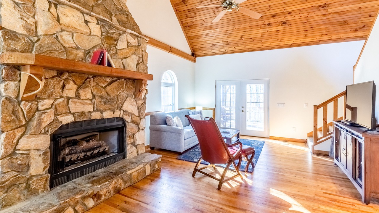 Photo of Livingroom in Scaly Mountain