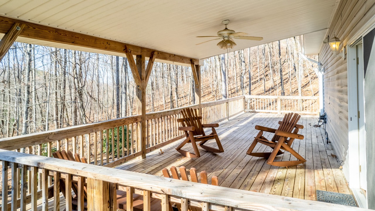 Photo of Patio Balcony in Scaly Mountain