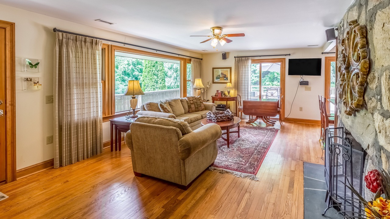 Photo of Livingroom in Waynesville