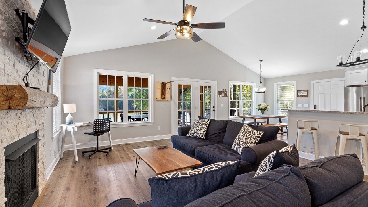 Photo of Livingroom in Southmont