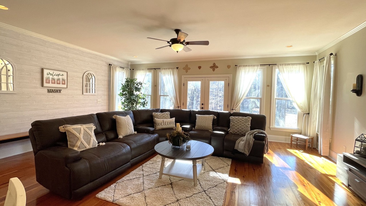 Photo of Livingroom in New Hill