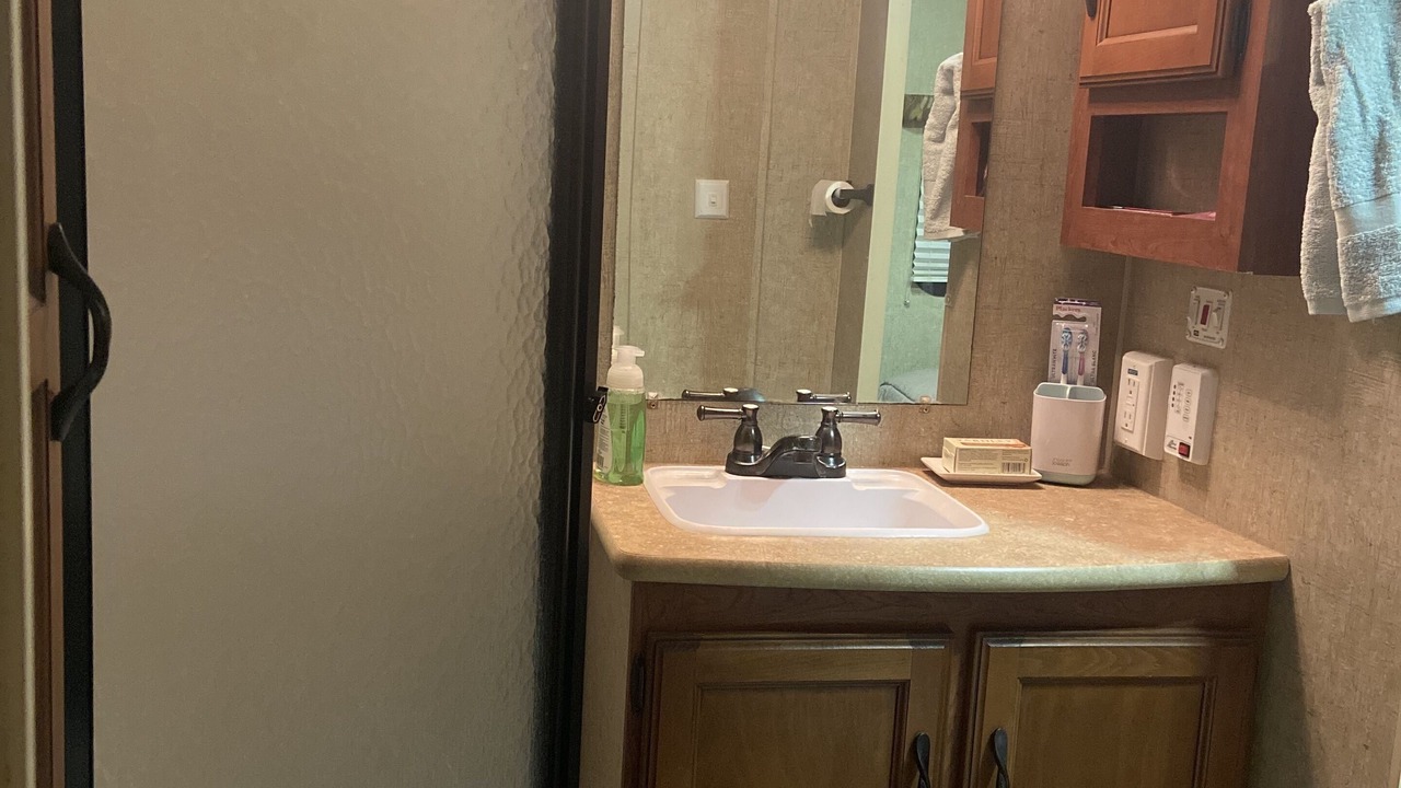 Photo of Bathroom in Ernul