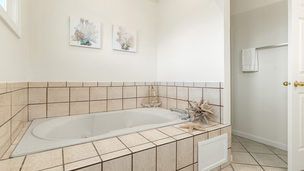 Photo of Bathroom in Manteo