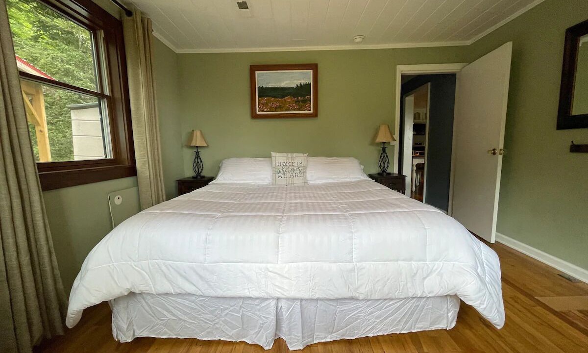 Photo of Bedroom in Apple Ridge