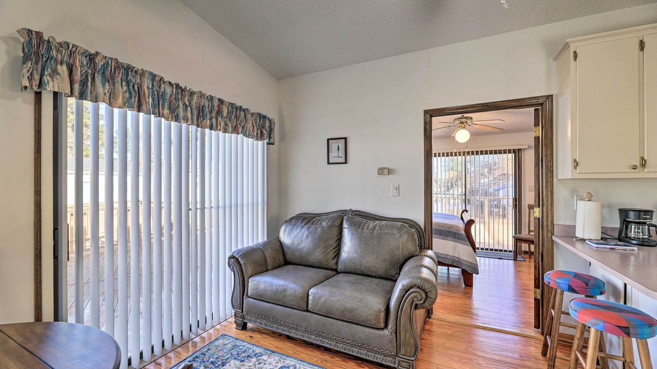 Photo of Livingroom in Oriental