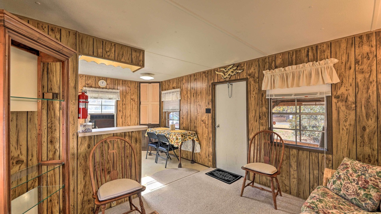 Photo of Livingroom in Oriental