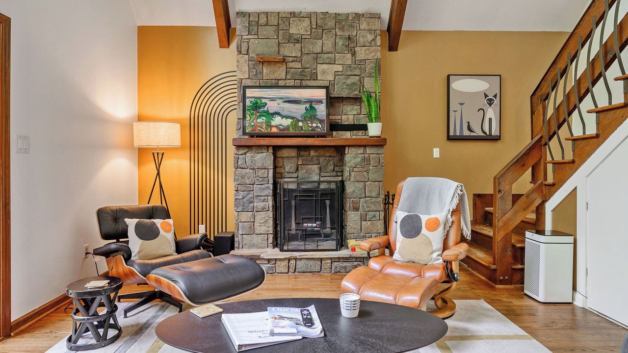 Photo of Livingroom in Northwest Raleigh