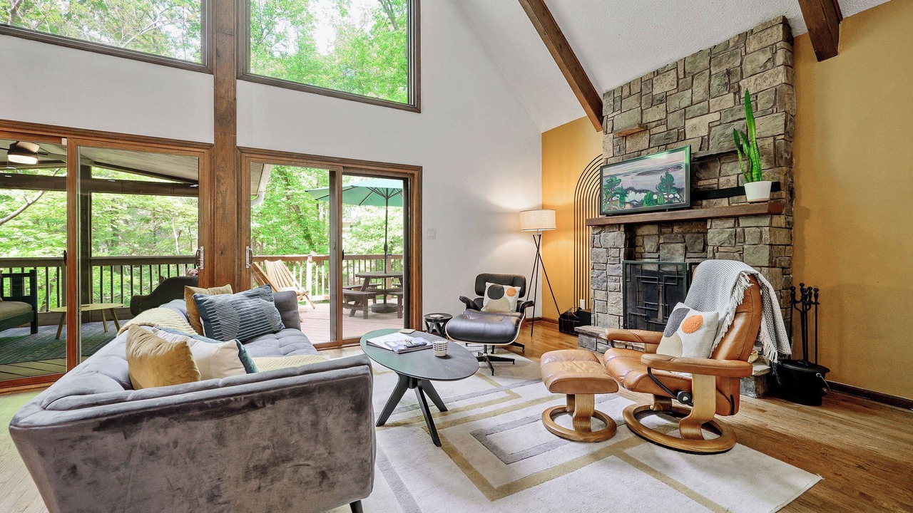 Photo of Livingroom in Northwest Raleigh