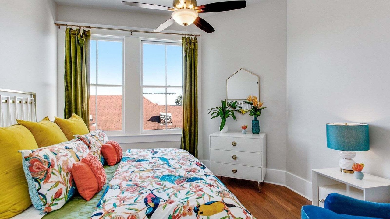 Photo of Bedroom in Metropolitan